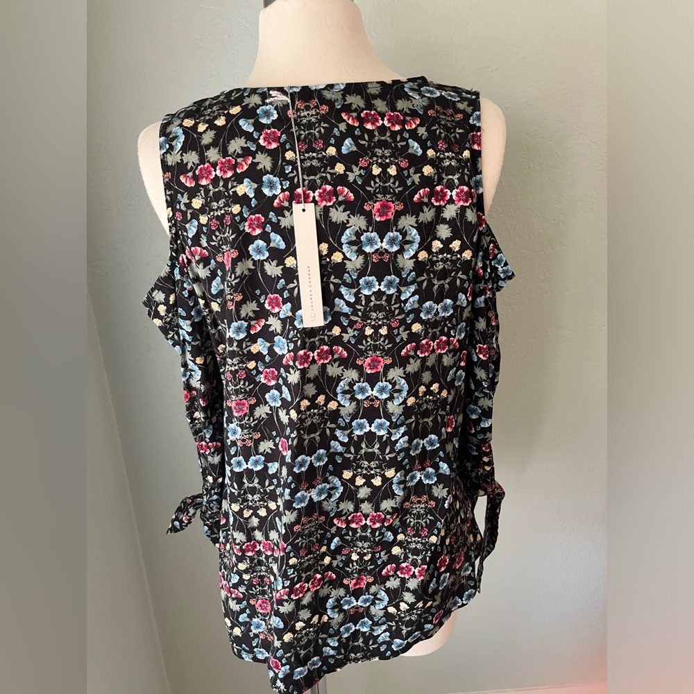 Lauren Conrad cold shoulder mid sleeve floral print shirt NWT small - Picture 4 of 5